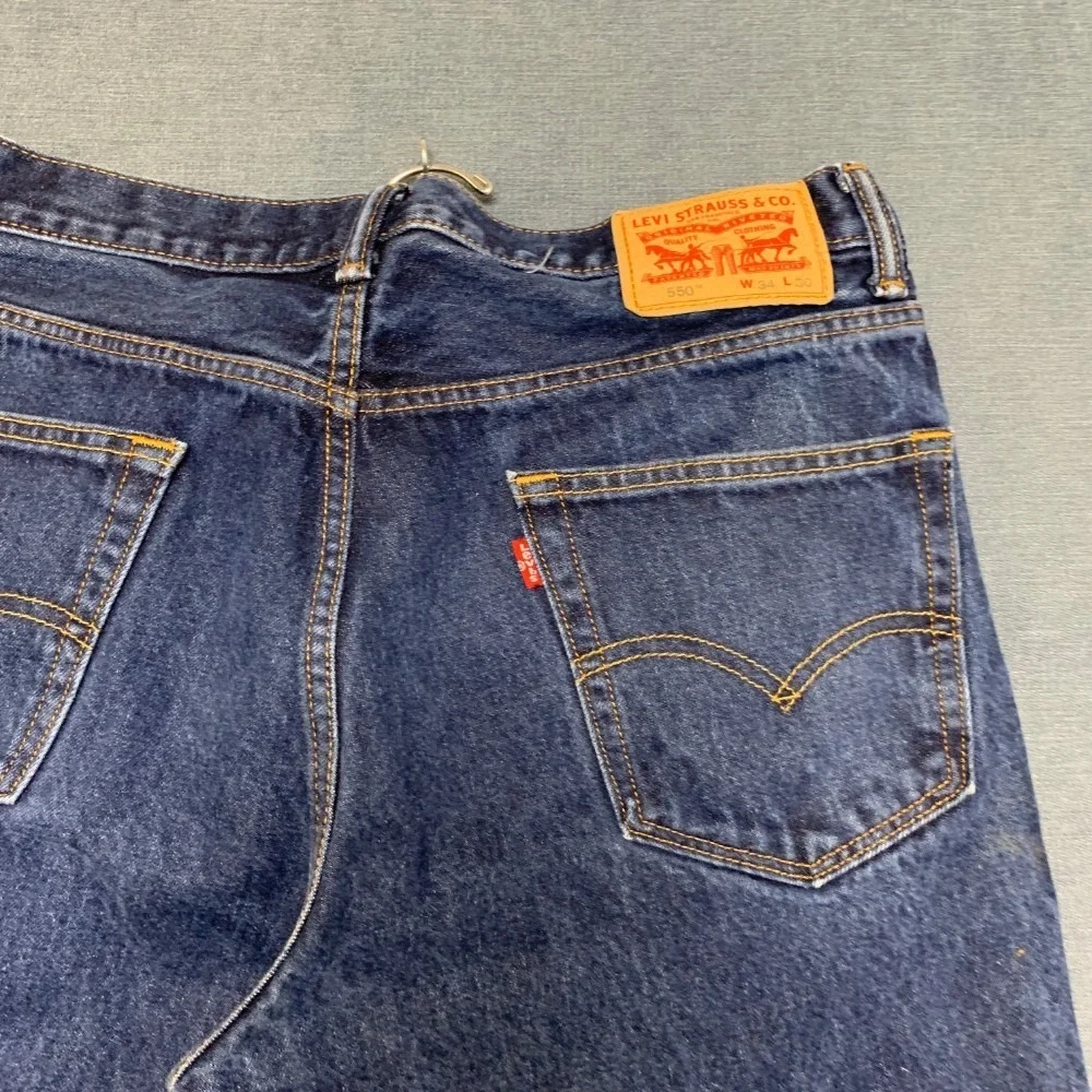 Levi's 550 Relaxed Fit Jeans Mens 34X30 Blue Denim Medium Wash 5-Pockets
